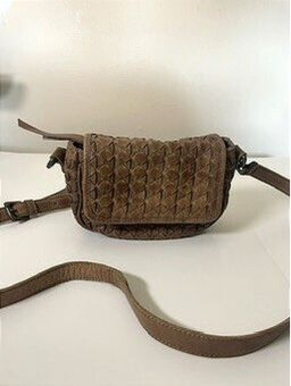 Vintage Valentina Made in Italy Woven Leather Crossbody Bag - 9" x 5"